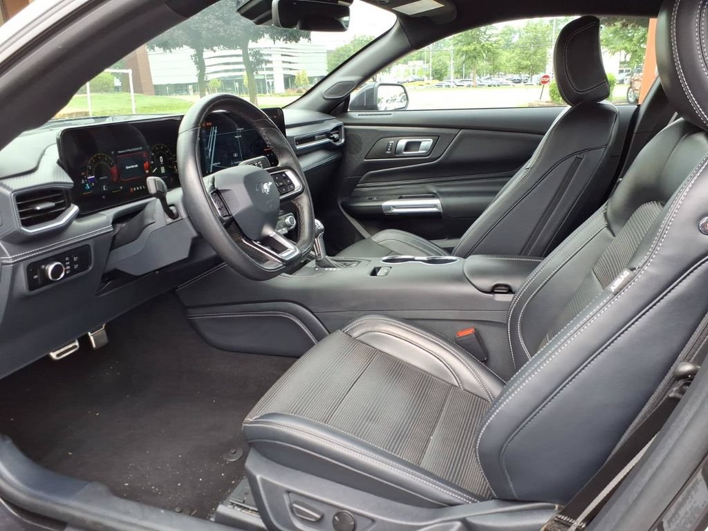 Used 2024 Ford Mustang Premium RWD image 10