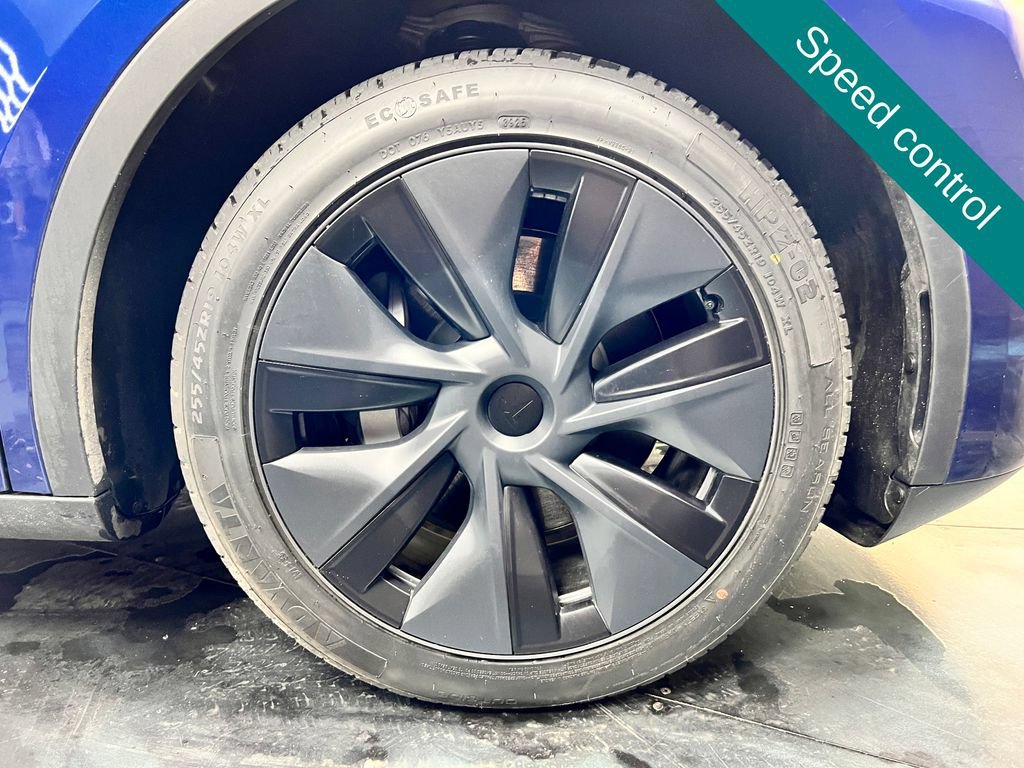 Used 2025 Tesla Model Y Long Range AWD/4WD image 11
