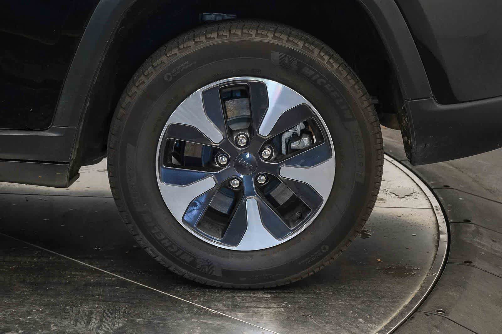 Used 2023 Jeep Grand Cherokee 4WD 4xe w/ Luxury Tech Group II image 10