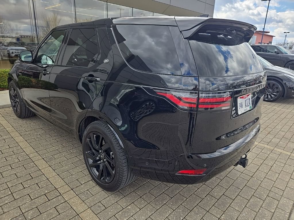 Used 2023 Land Rover Discovery S R-Dynamic image 7