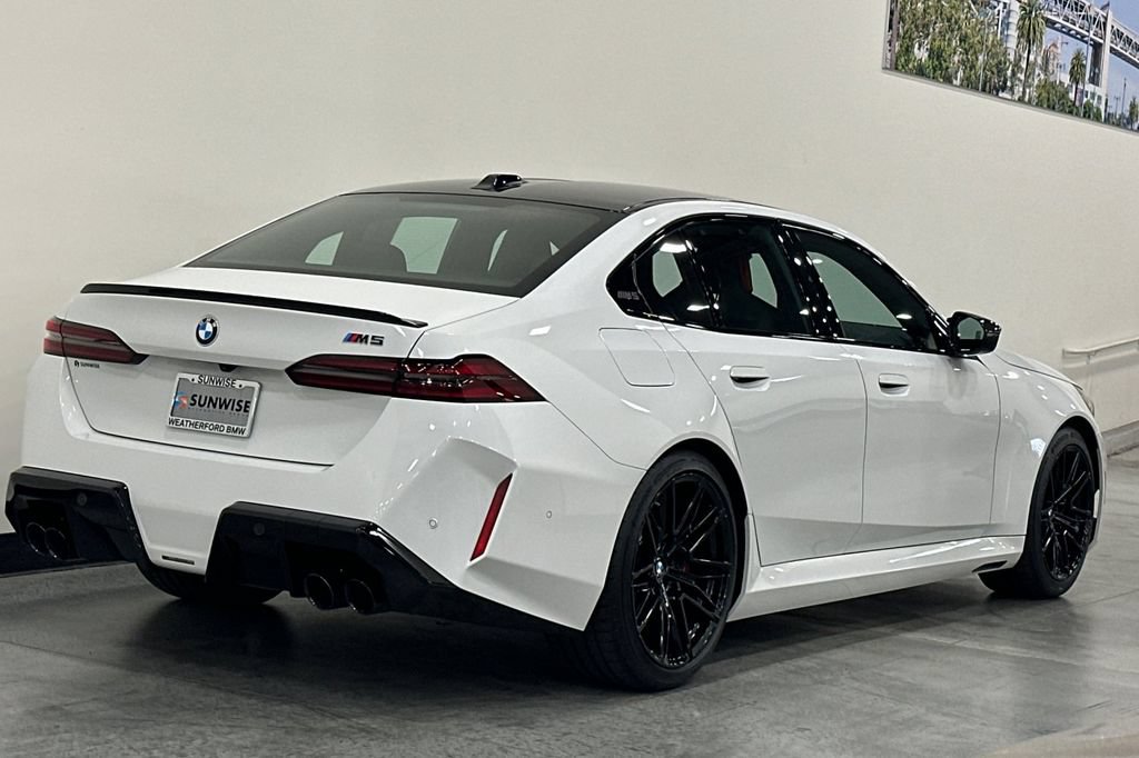 Used 2025 BMW M5 w/ Carbon Package AWD/4WD image 4