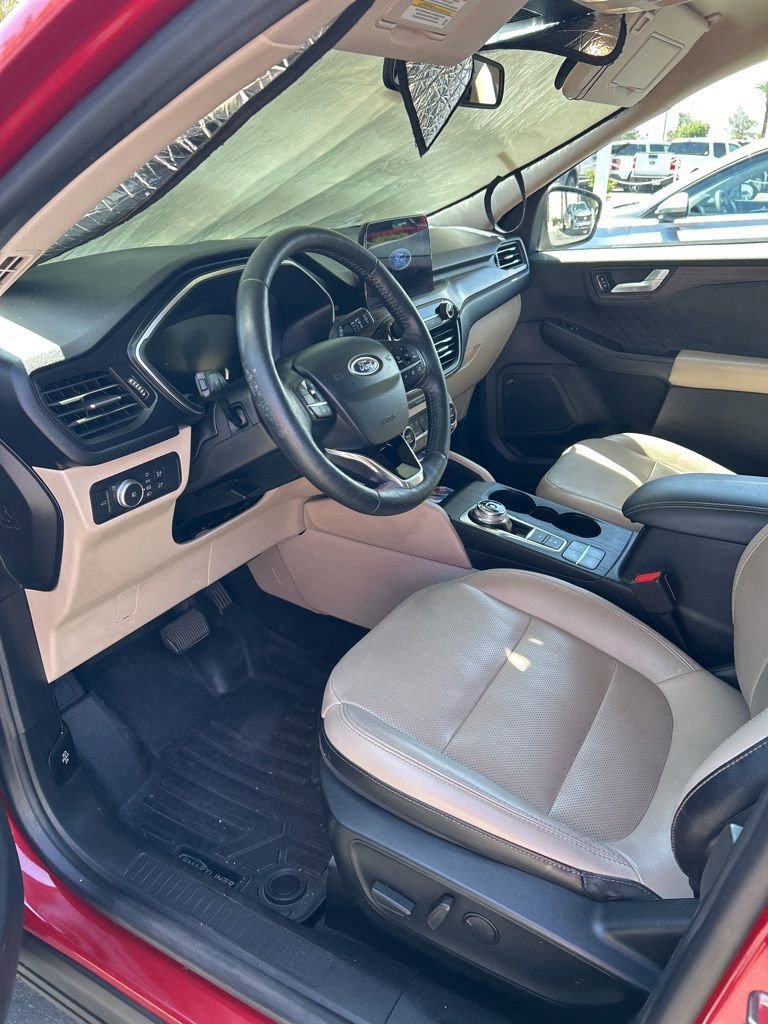 Used 2020 Ford Escape Titanium AWD/4WD image 3