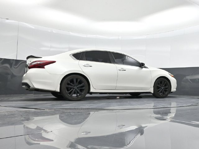 Used 2017 Nissan Altima 2.5 SR w/ Midnight Edition Package FWD image 52