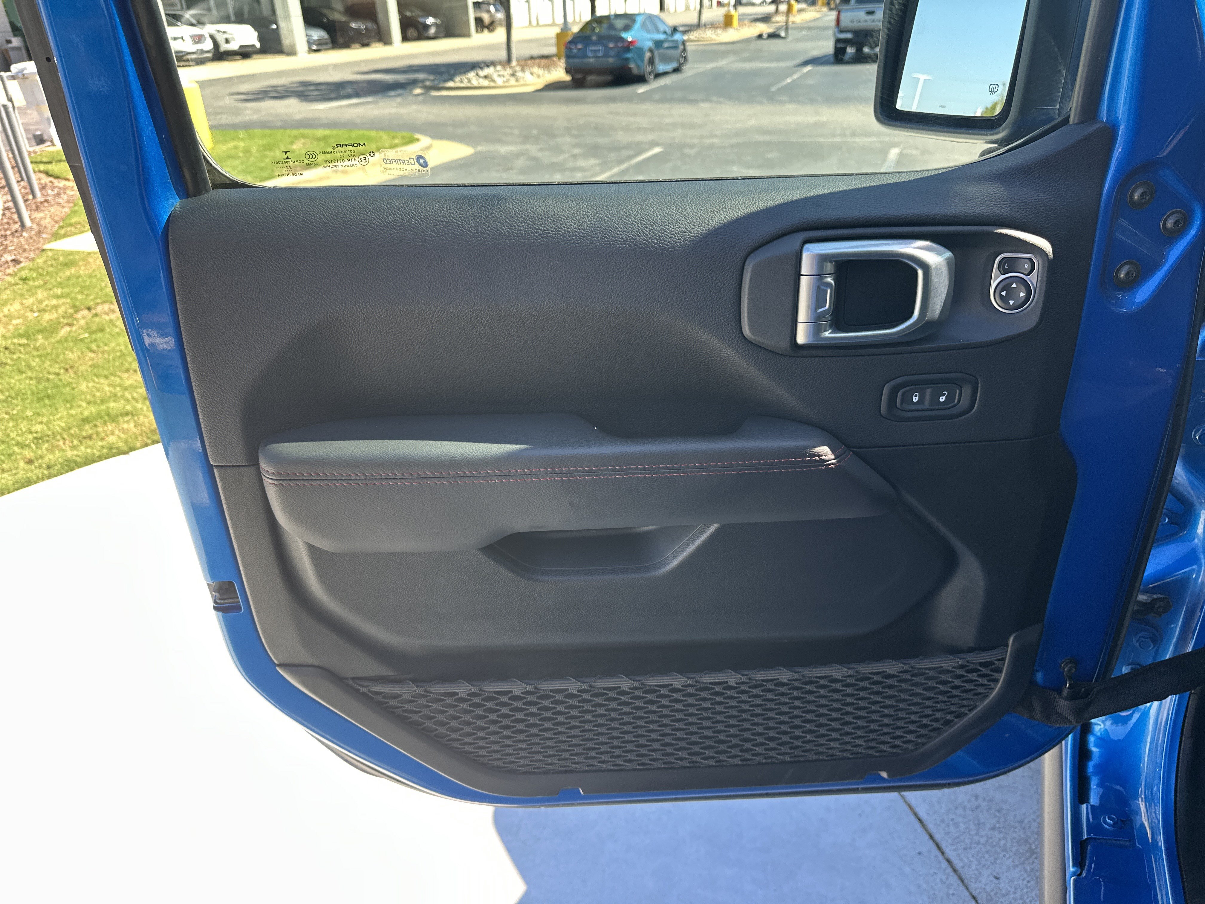 Used 2022 Jeep Gladiator Rubicon w/ LED Lighting Group AWD/4WD image 14