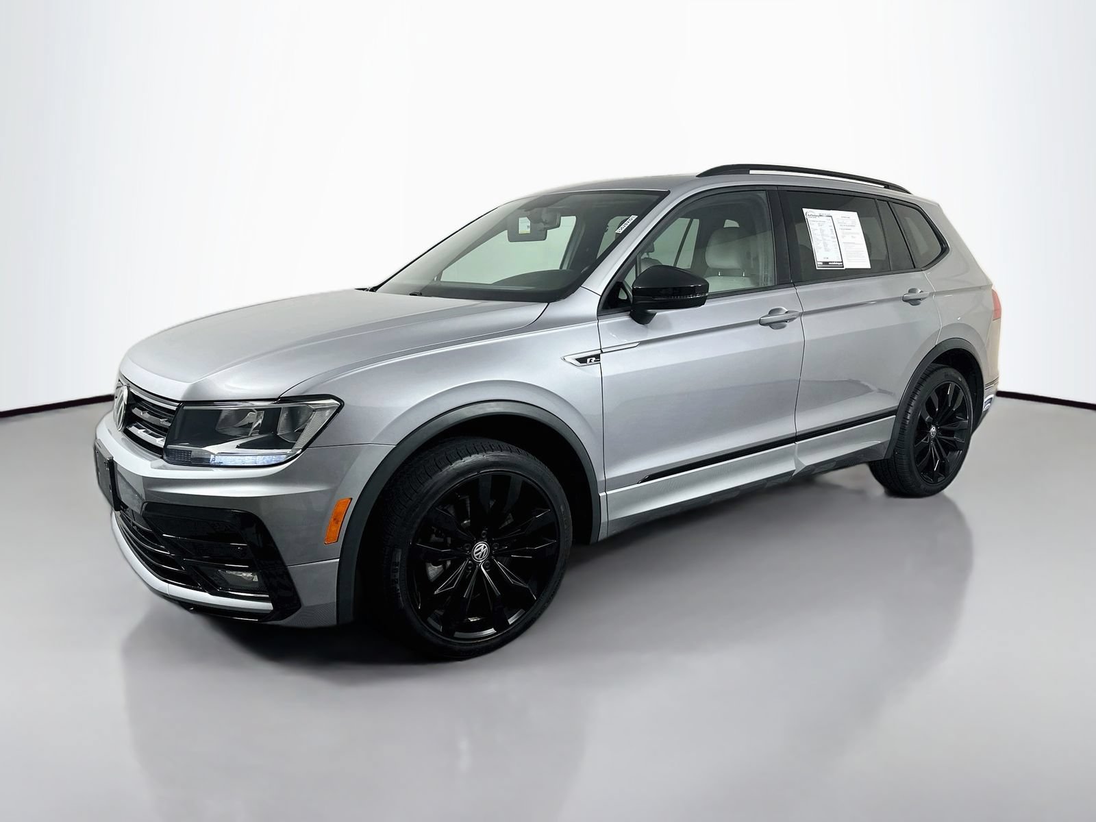 Used 2021 Volkswagen Tiguan SE R-Line AWD/4WD image 3