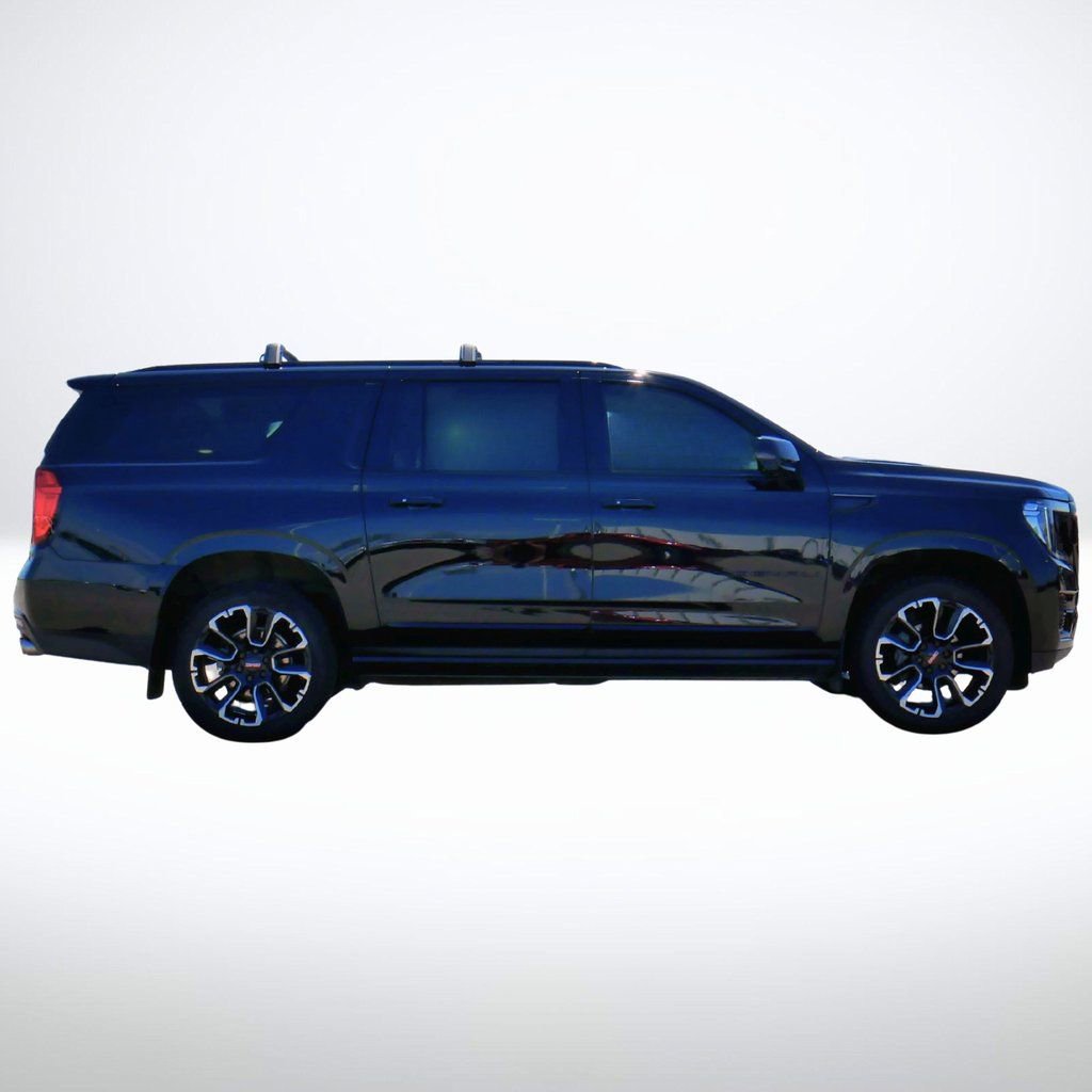 Used 2023 GMC Yukon XL Denali image 5