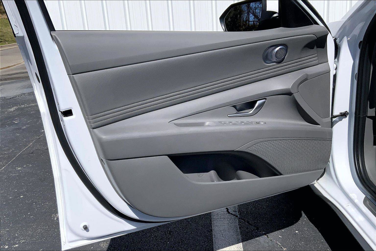 Used 2024 Hyundai Elantra SEL w/ Convenience Package image 21