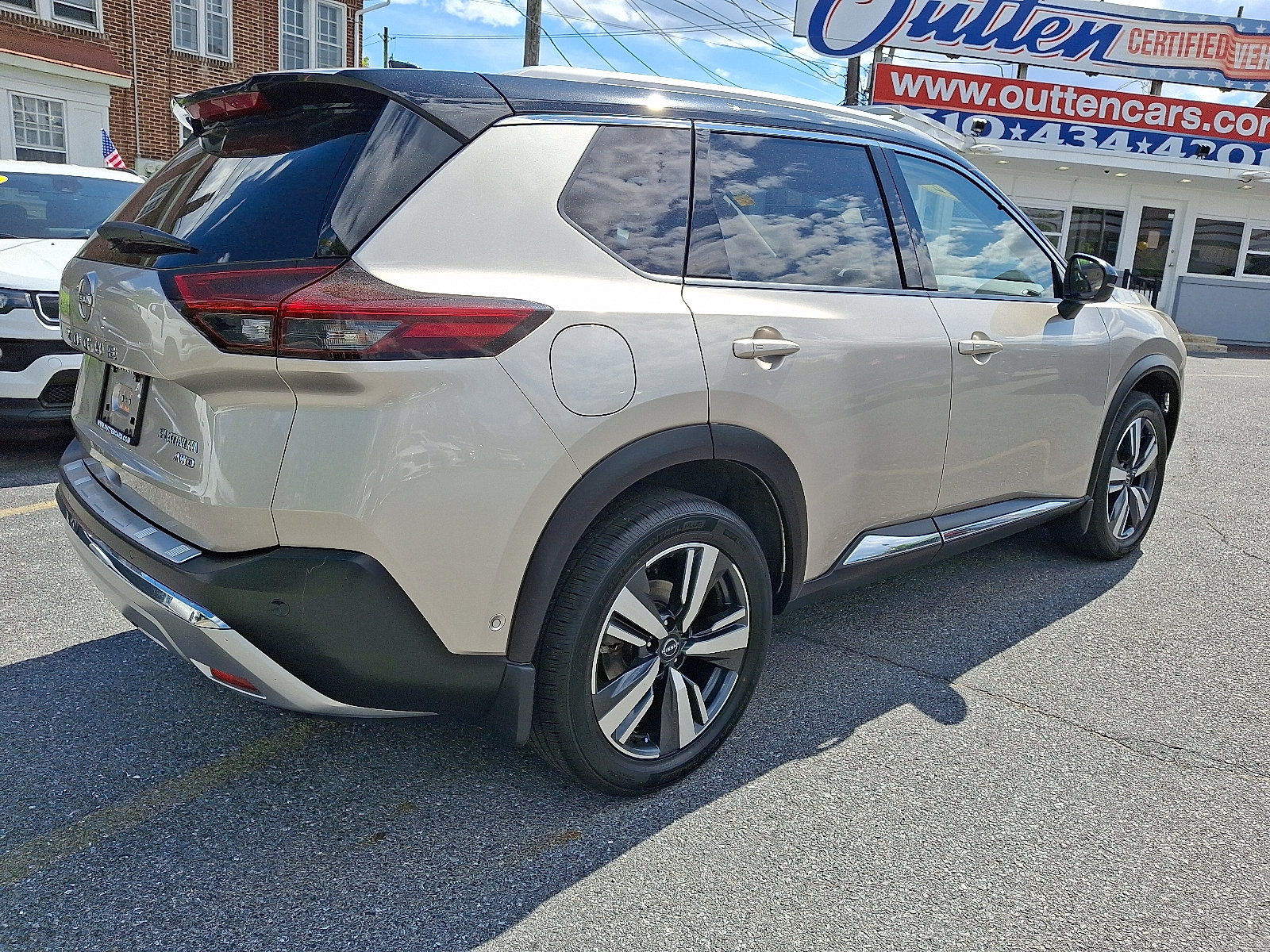 Used 2022 Nissan Rogue Platinum w/ Head-Up Display Package AWD/4WD image 5