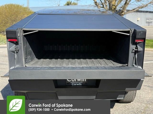 Used 2025 Tesla Cybertruck AWD Crew Cab image 17