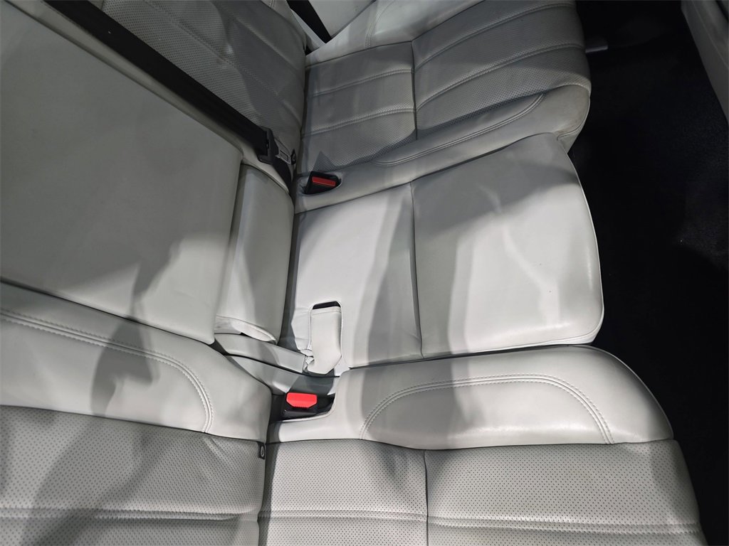 Used 2016 Land Rover Range Rover HSE image 12