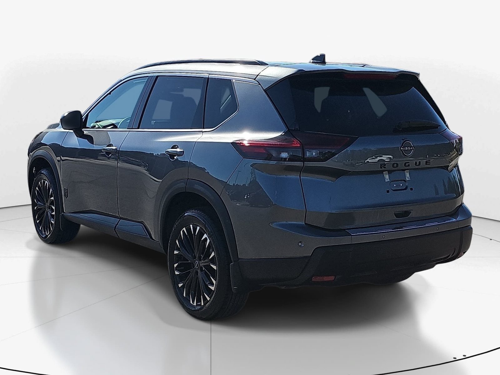 New 2027 Nissan Rogue Dark Armor FWD image 8