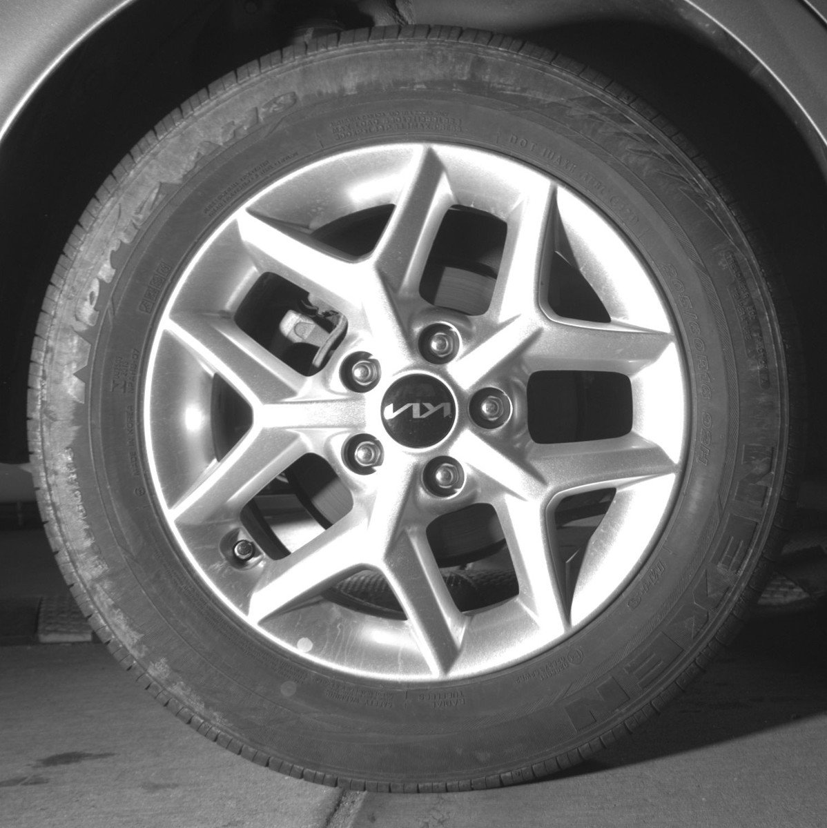 Used 2025 Kia Soul LX w/ LX Technology Package FWD image 15