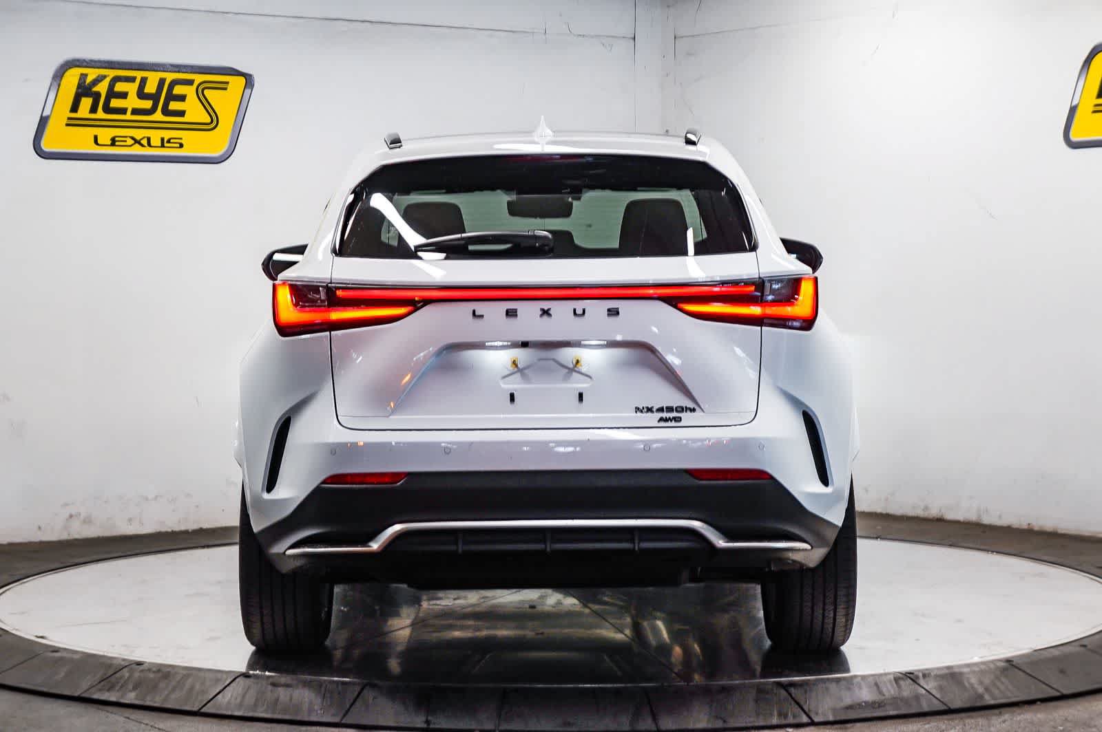Used 2026 Lexus NX 450h+ F Sport AWD/4WD image 3