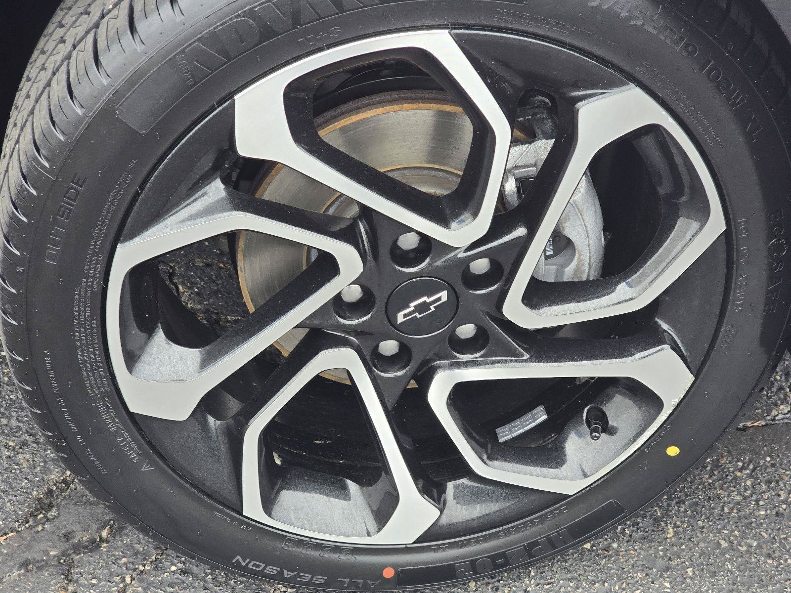 Used 2025 Chevrolet Trax RS FWD image 9