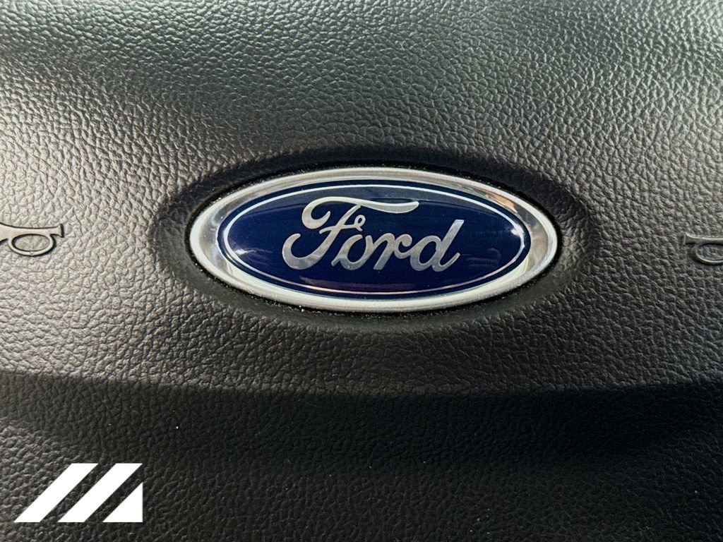 Used 2020 Ford Escape Titanium image 34