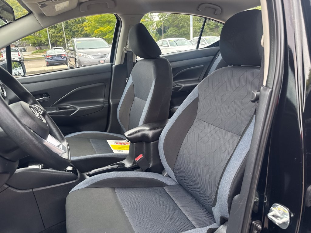 Used 2025 Nissan Versa SV FWD image 14