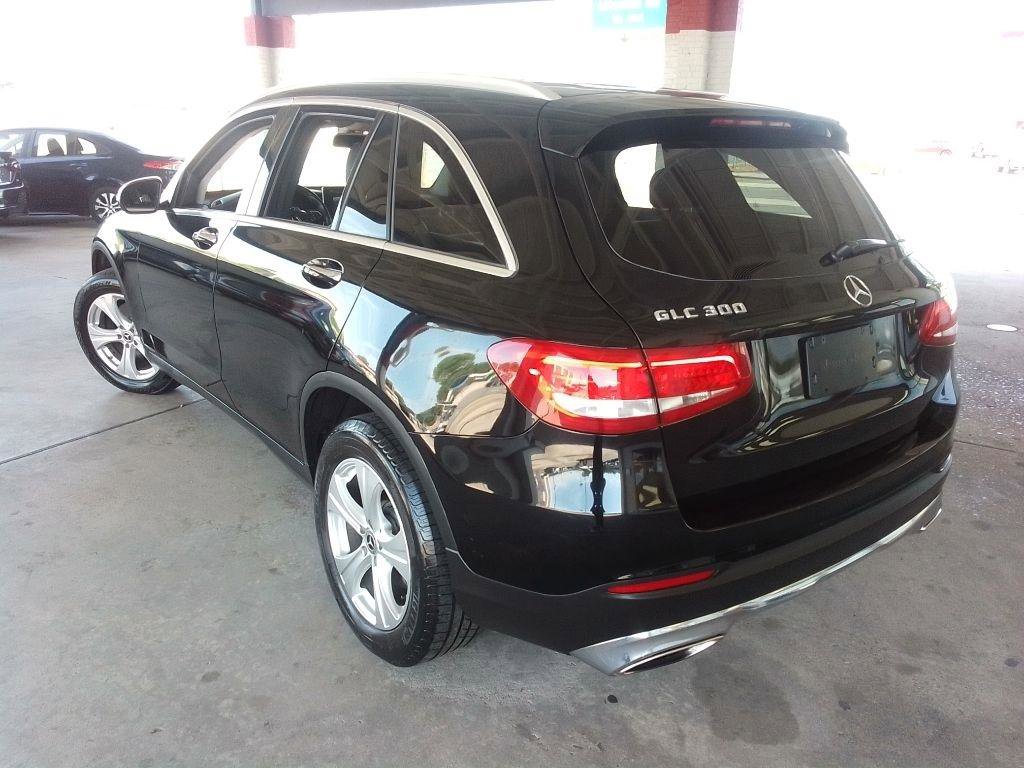 Used 2016 Mercedes-Benz GLC 300 w/ Multimedia Package image 4