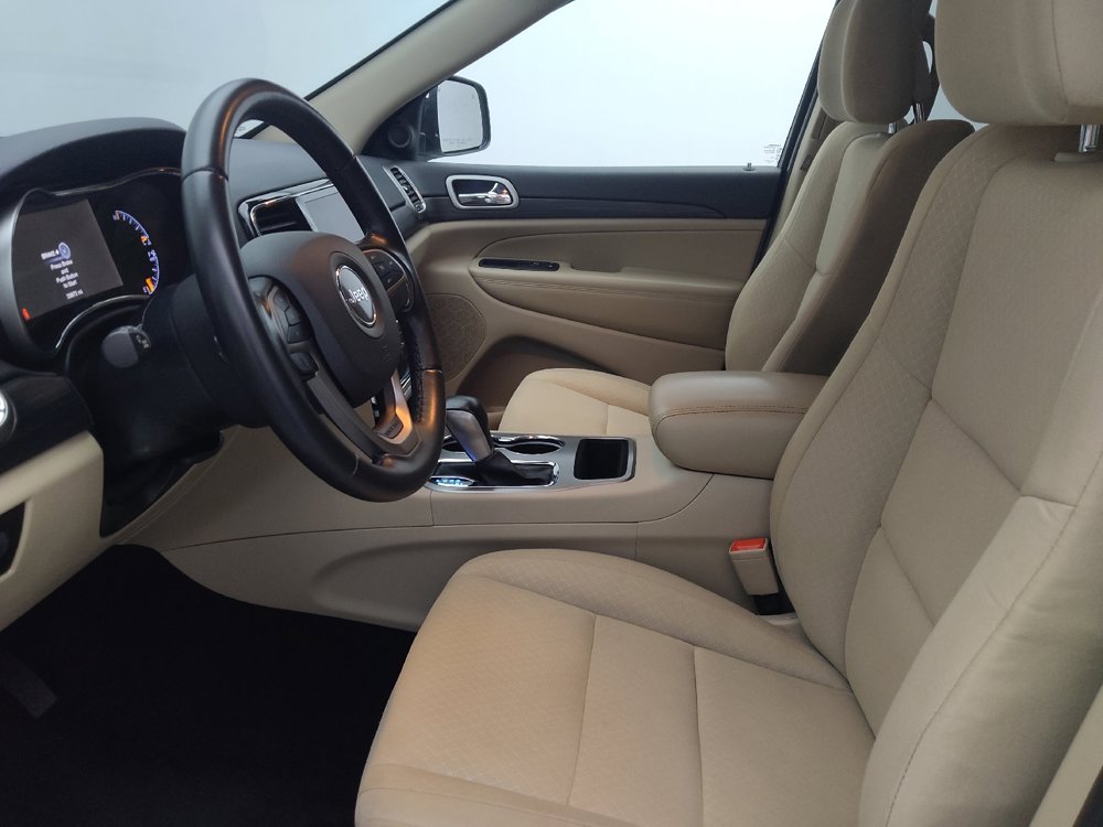 Used 2022 Jeep Grand Cherokee Laredo E AWD/4WD image 17