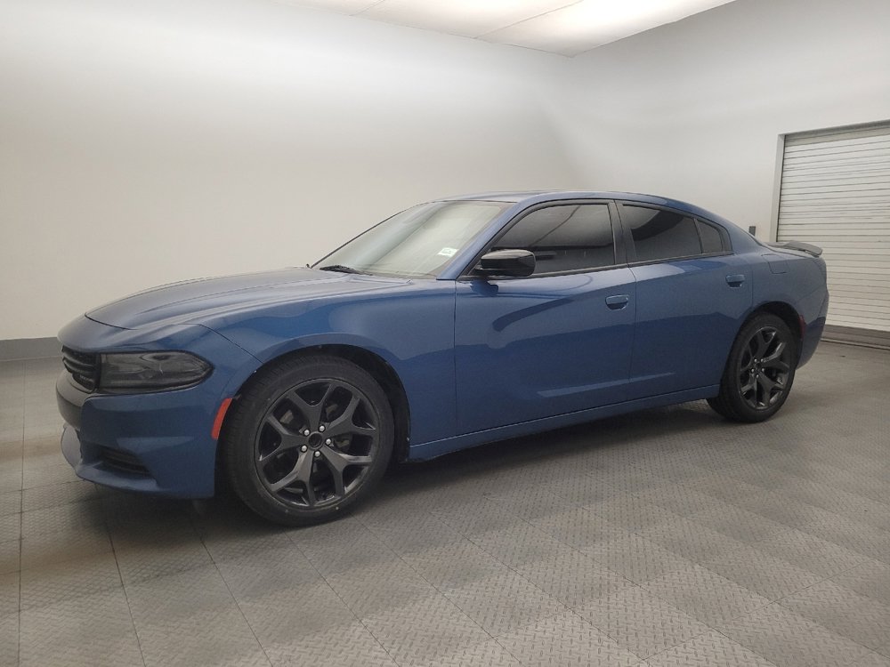 Used 2020 Dodge Charger SXT w/ Blacktop Package image 2