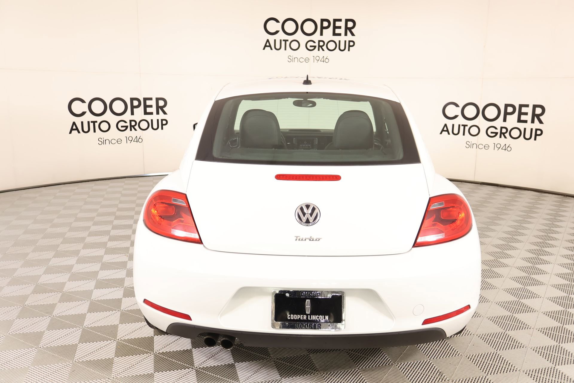 Used 2016 Volkswagen Beetle 1.8T Classic FWD image 19