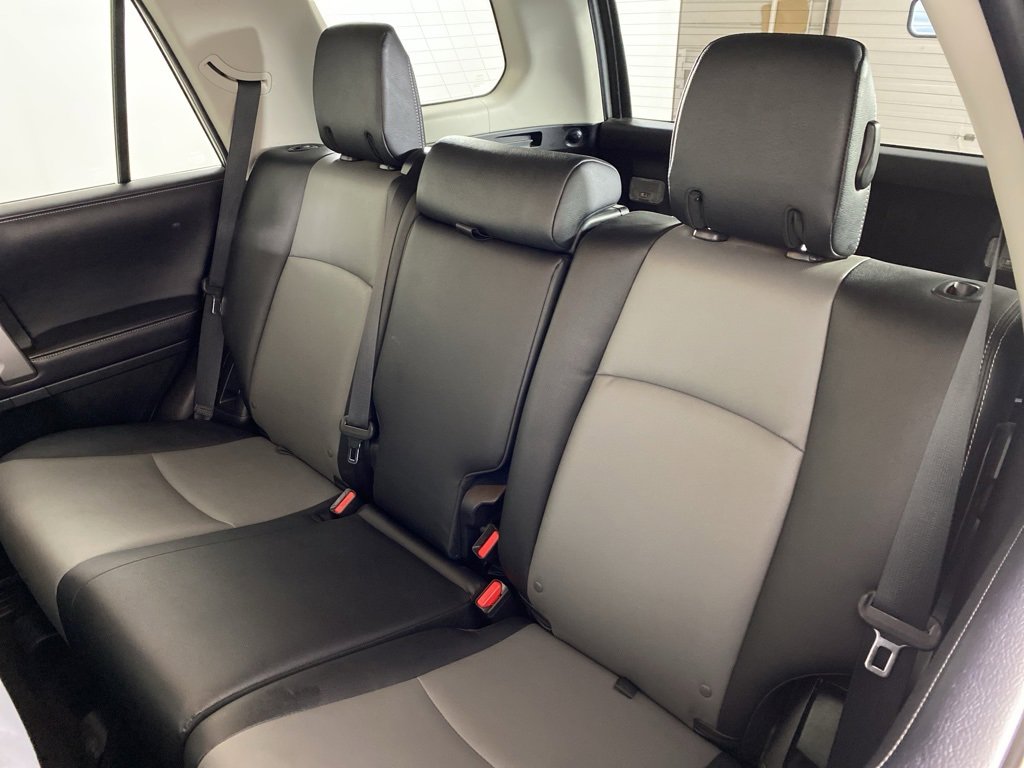 Used 2020 Toyota 4Runner SR5 Premium image 4