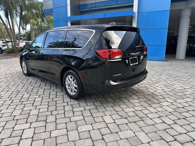 Used 2023 Chrysler Voyager LX FWD image 34