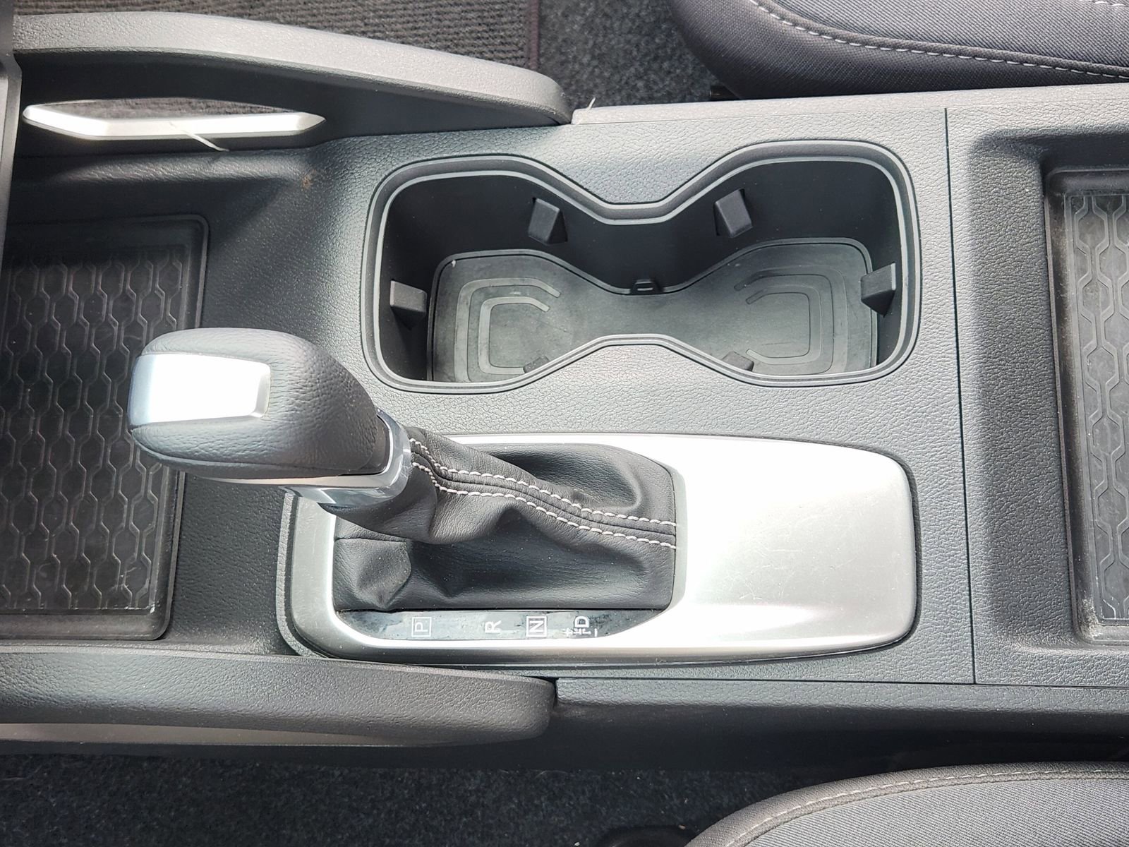 Used 2025 Nissan Frontier SV w/ SV Convenience Package image 22