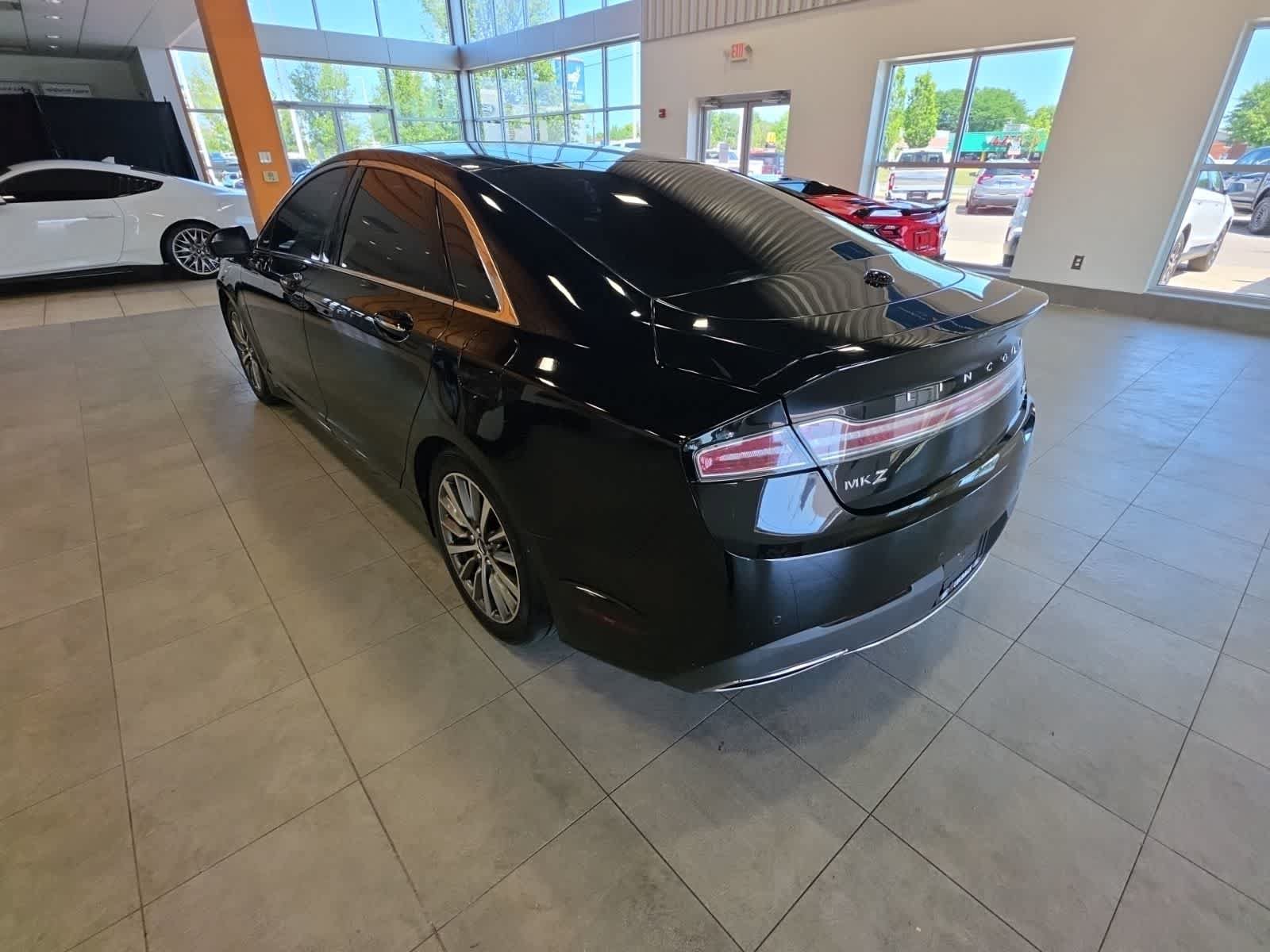 Used 2018 Lincoln MKZ Premiere FWD image 11