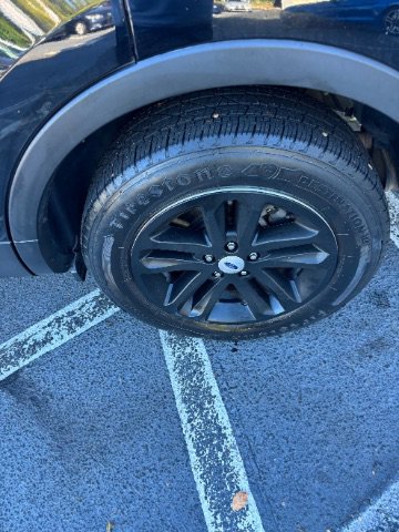 Used 2017 Ford Explorer XLT image 14