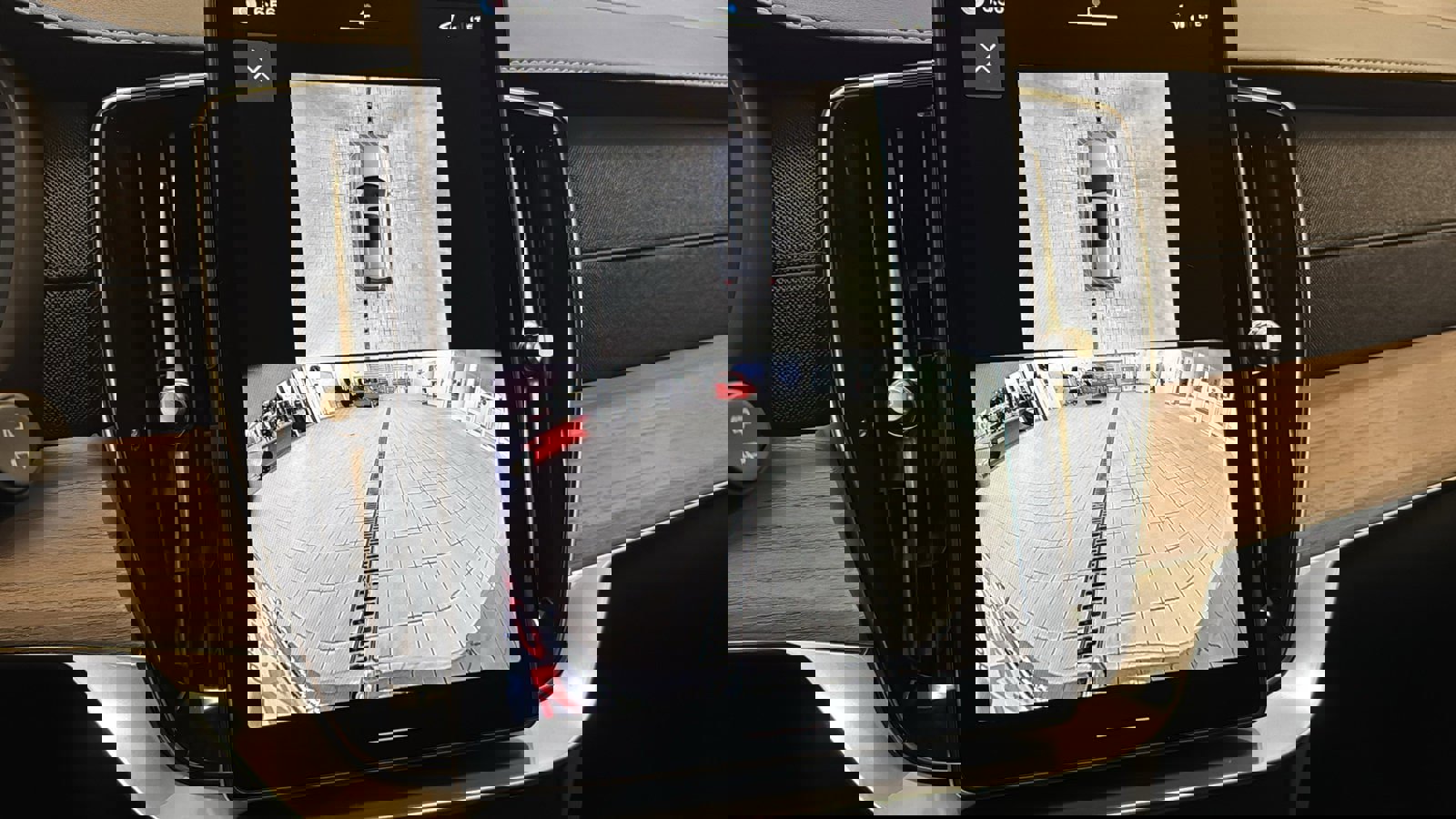 New 2026 Volvo XC90 B6 Plus w/ Protection Package Premier image 18