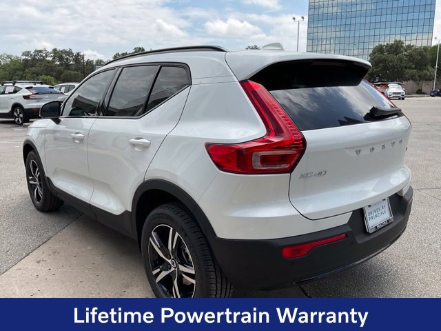 New 2026 Volvo XC40 B4 Core w/ Climate Package FWD image 5