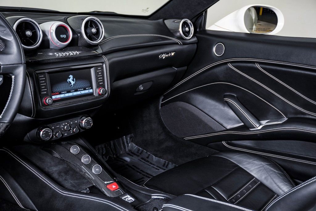 Used 2015 Ferrari California T image 26