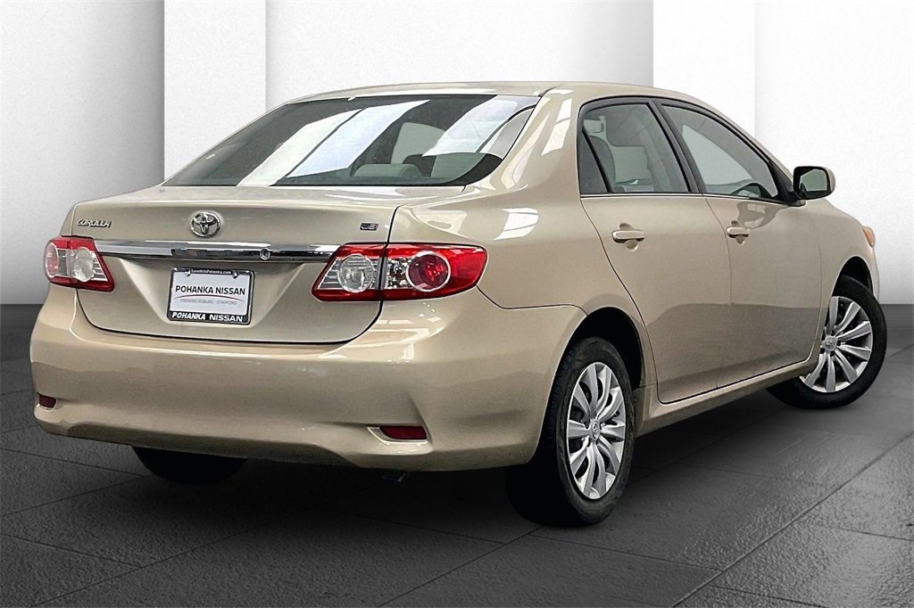 Used 2013 Toyota Corolla LE image 11