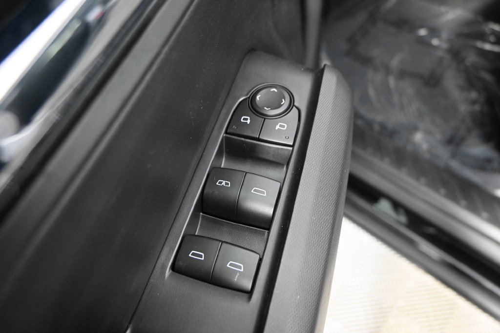 Used 2026 Chevrolet Colorado LT w/ Advanced Trailering Package AWD/4WD image 19