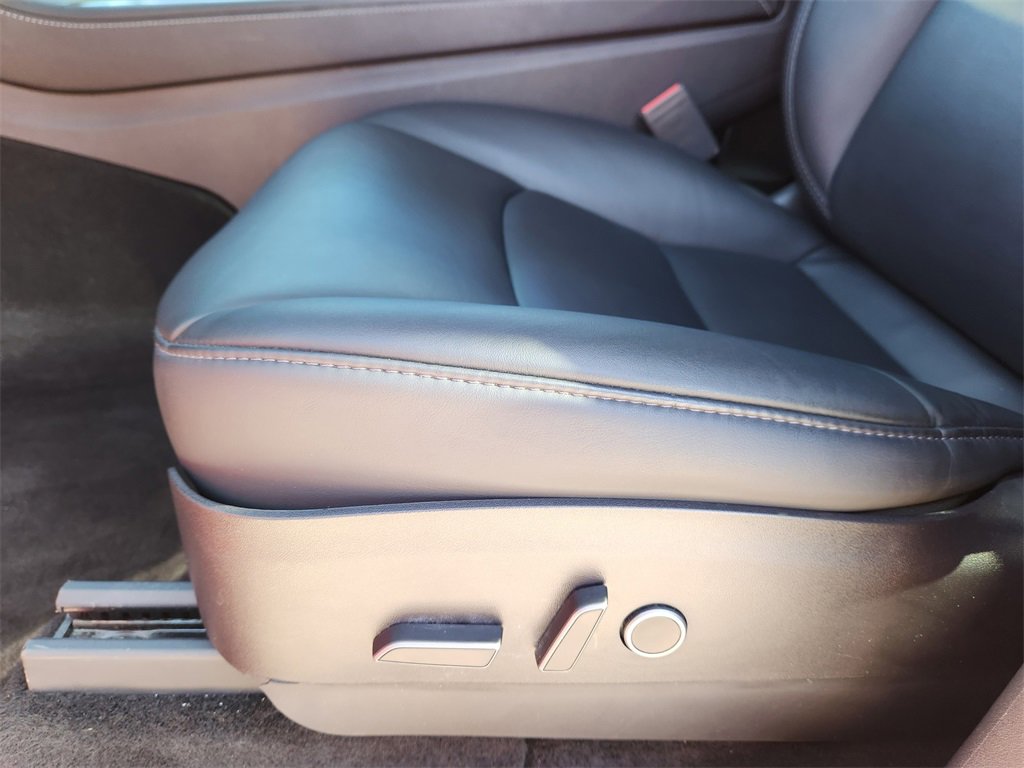 Used 2021 Tesla Model Y Standard Range 4D Sport Utilit image 25