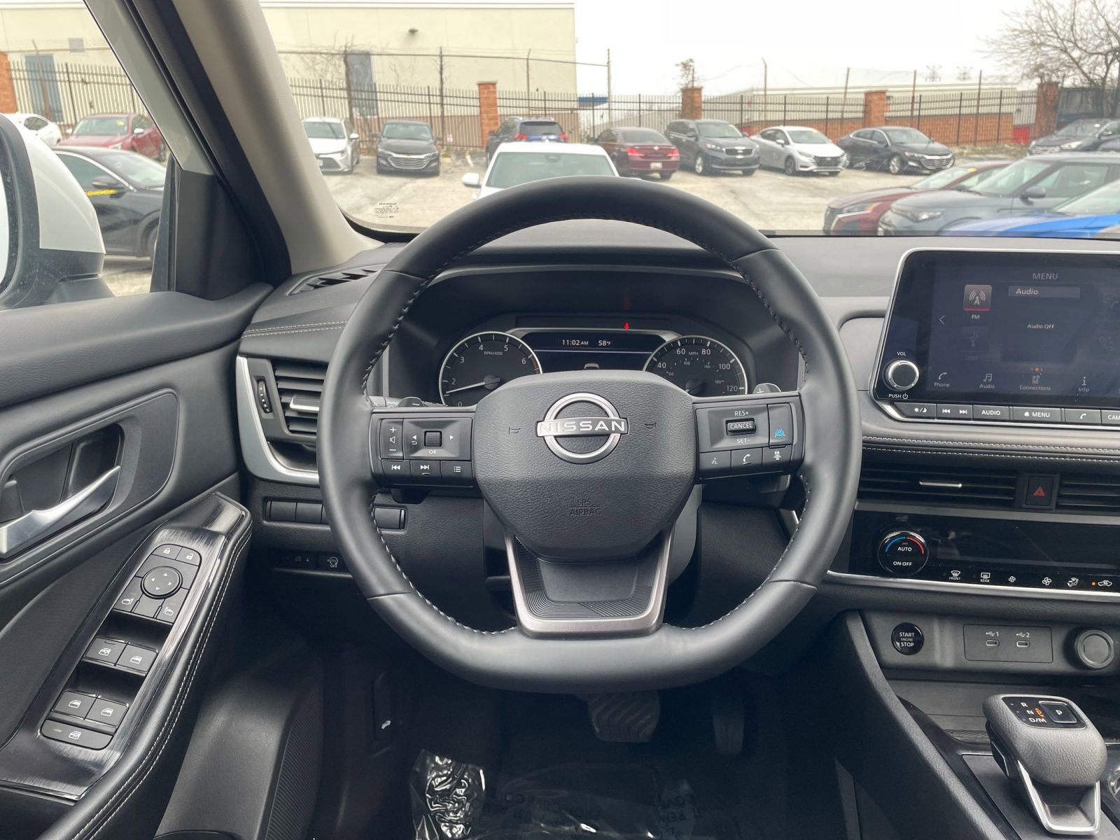 Used 2025 Nissan Rogue SV image 34