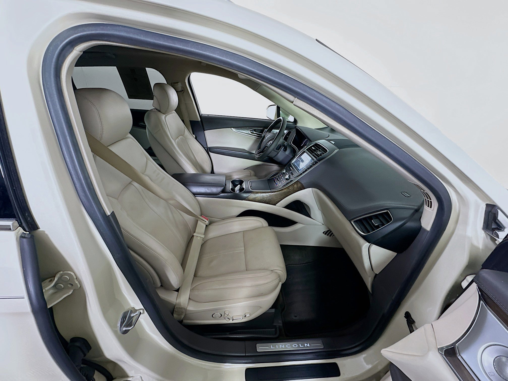 Used 2016 Lincoln MKX Reserve w/ Luxury Package image 33