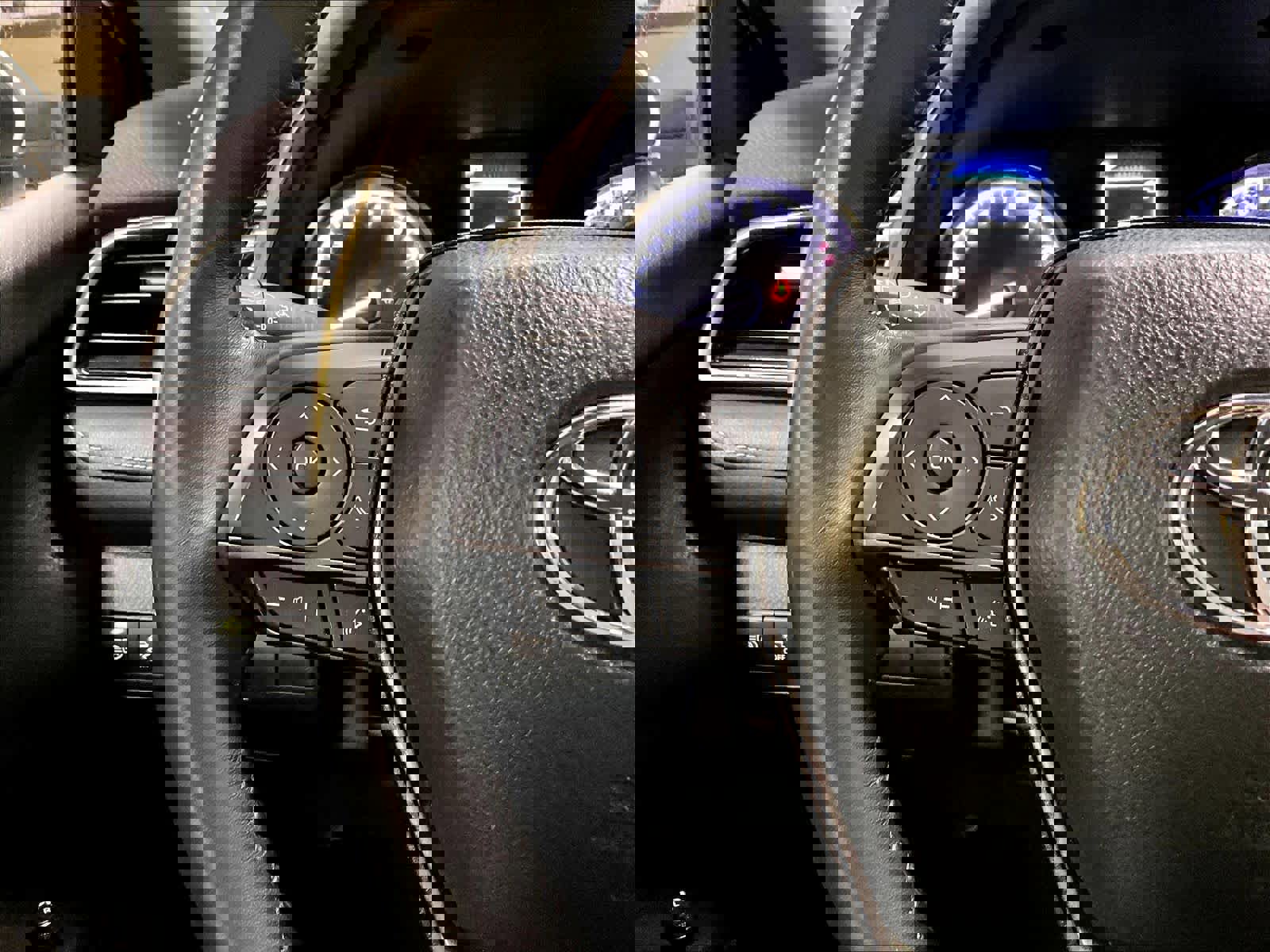 Used 2024 Toyota Camry SE image 23