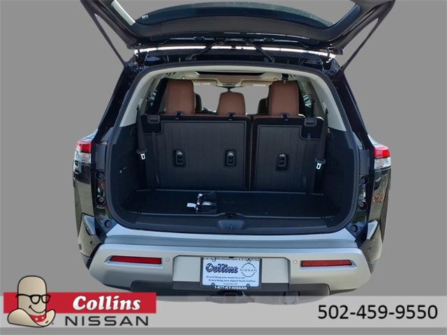 New 2025 Nissan Pathfinder Platinum image 9