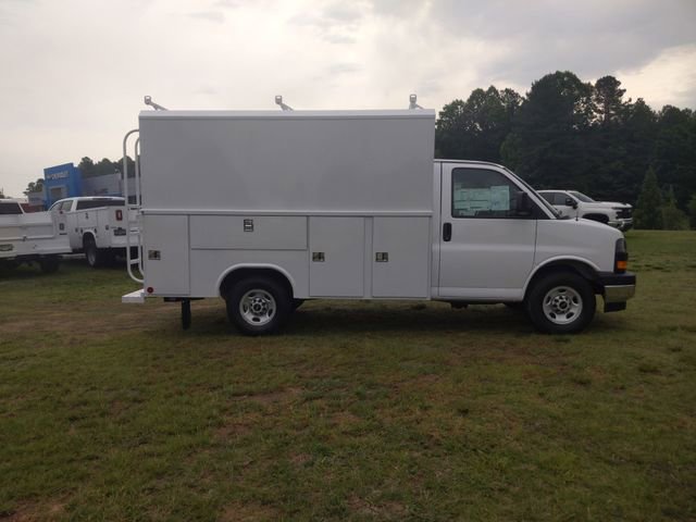 New 2025 GMC Savana 3500 w/ Power Convenience Package RWD image 10