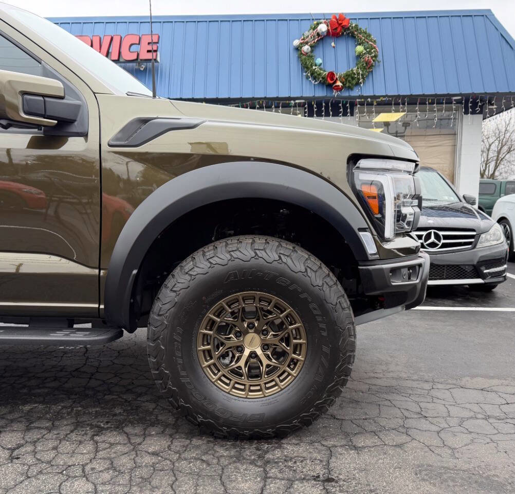 Used 2025 Ford F150 Raptor w/ Equipment Group 803A Raptor R image 17