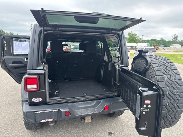 Used 2018 Jeep Wrangler Unlimited Sahara AWD/4WD image 36