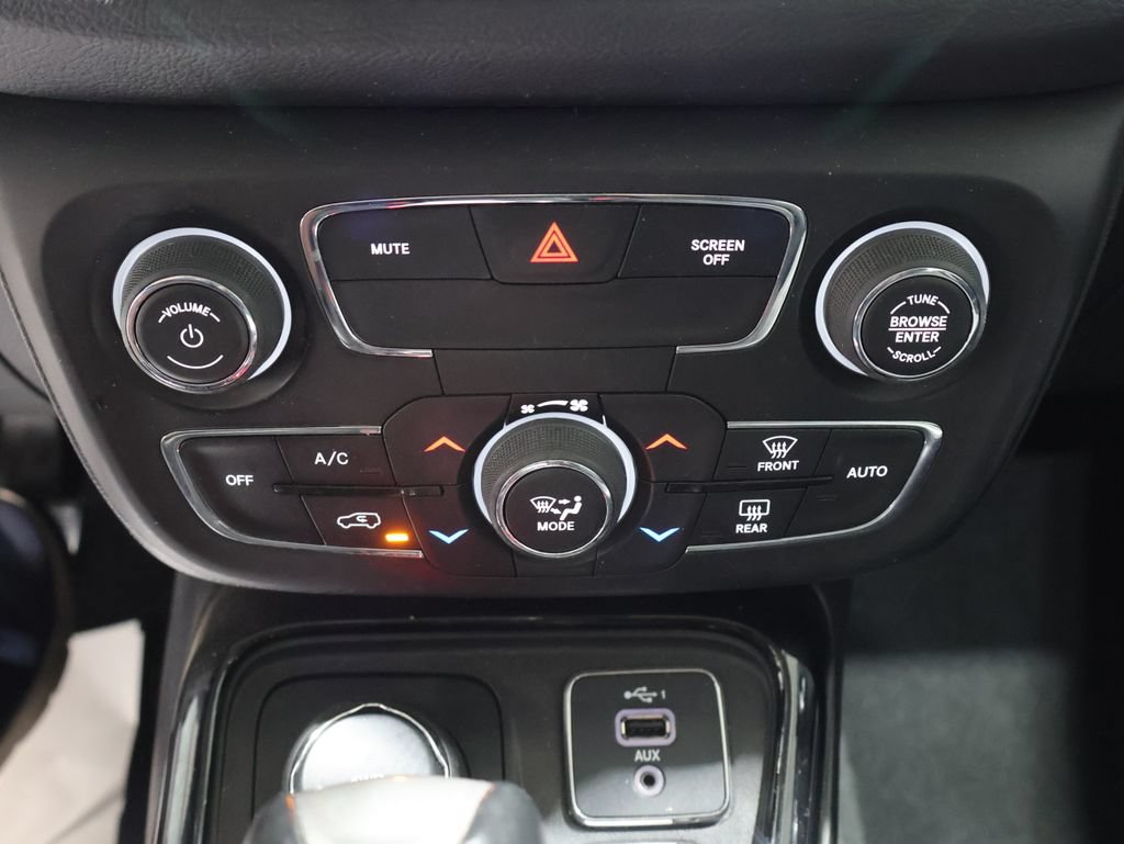 Used 2019 Jeep Compass Latitude AWD/4WD image 35