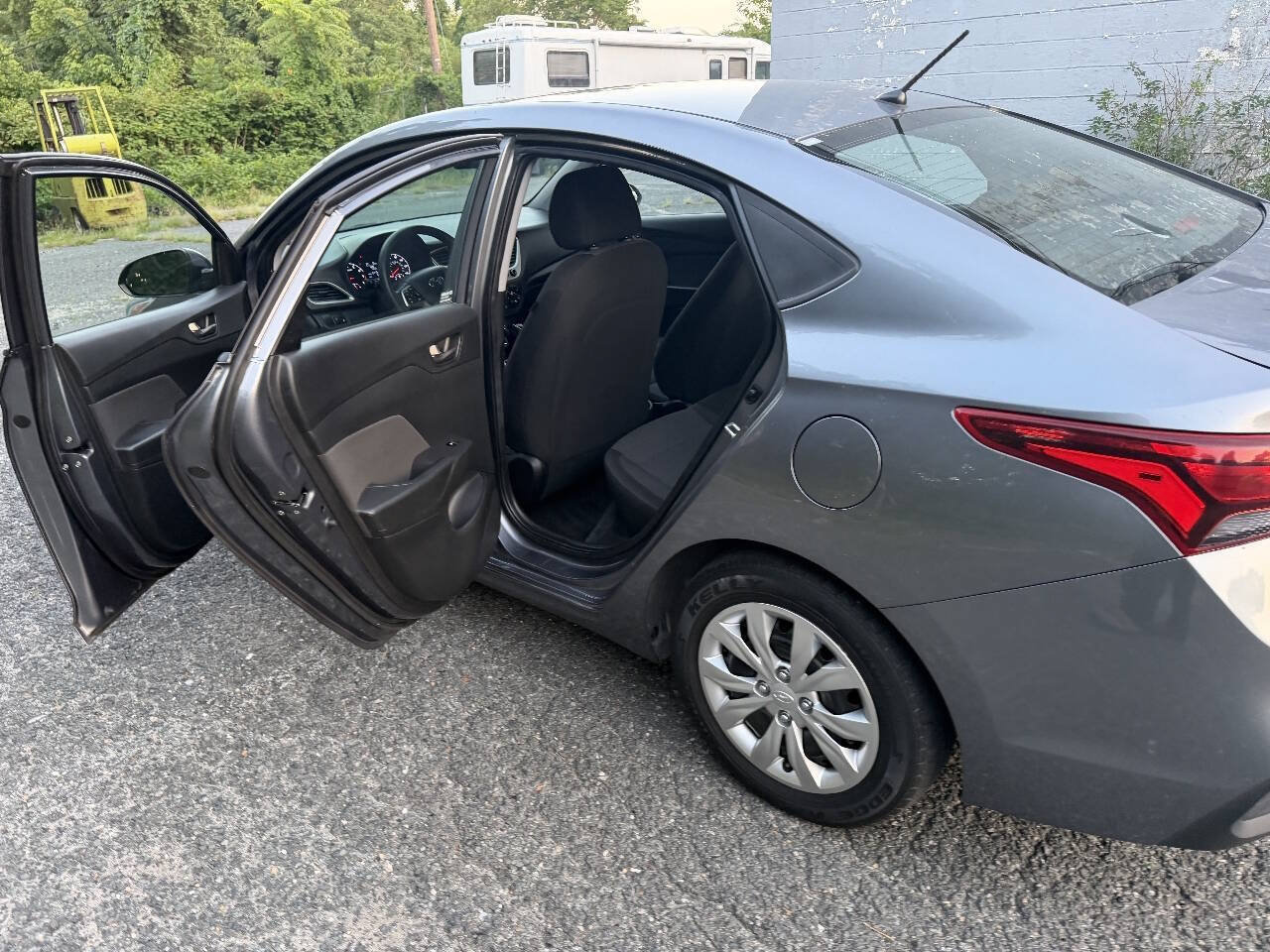 Used 2019 Hyundai Accent SE FWD image 6