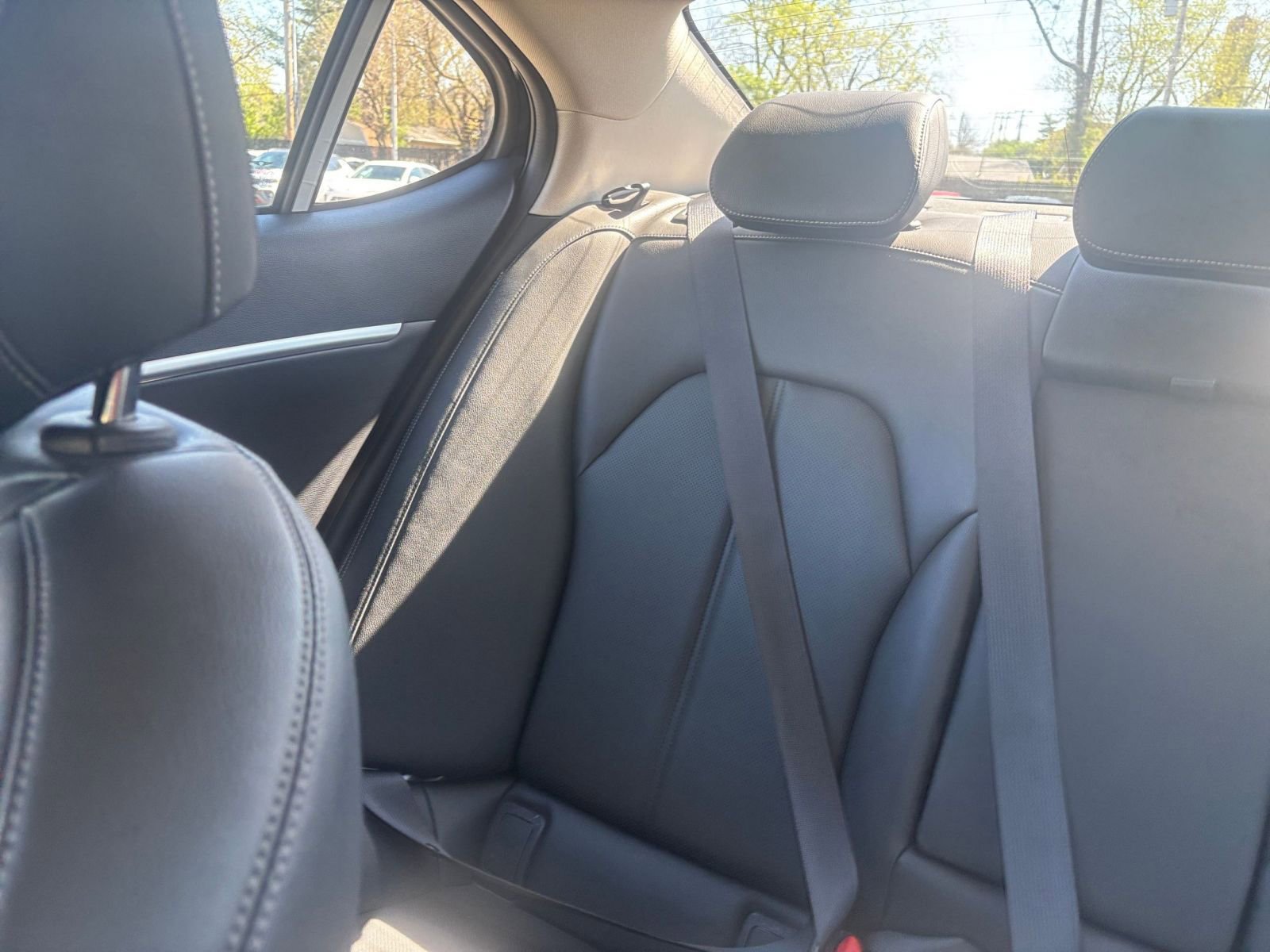 Used 2025 Genesis G70 2.5T image 39