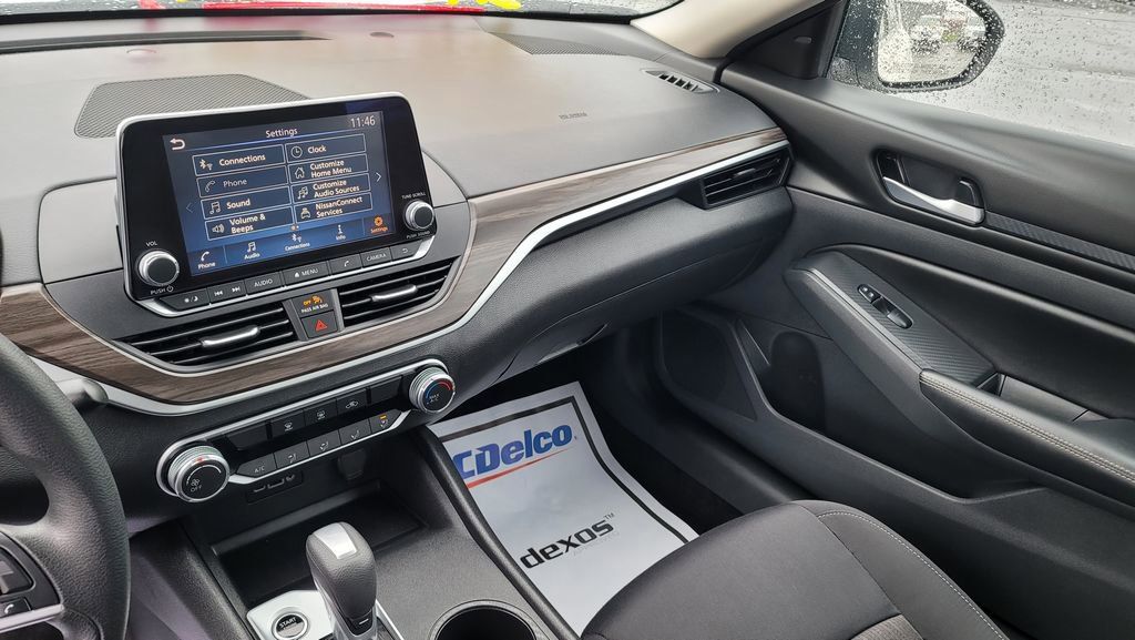 Used 2025 Nissan Altima 2.5 SV image 21