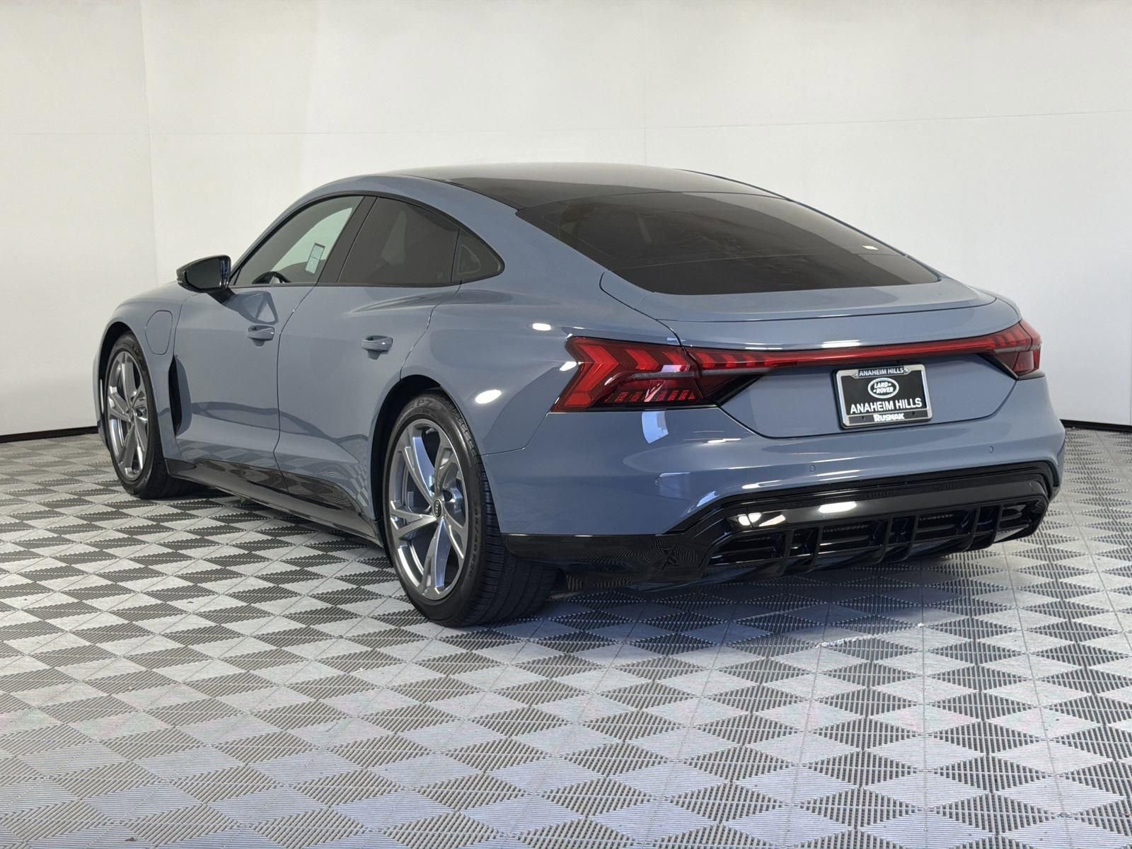 Used 2023 Audi e-tron GT Premium Plus image 3