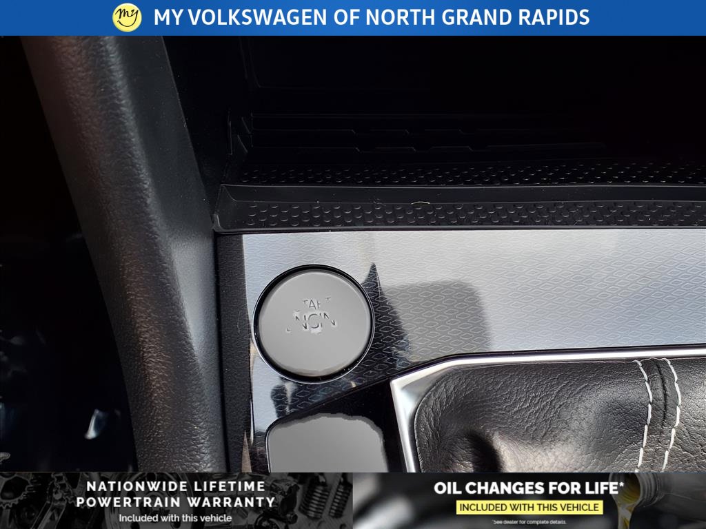 New 2025 Volkswagen Taos SE image 26
