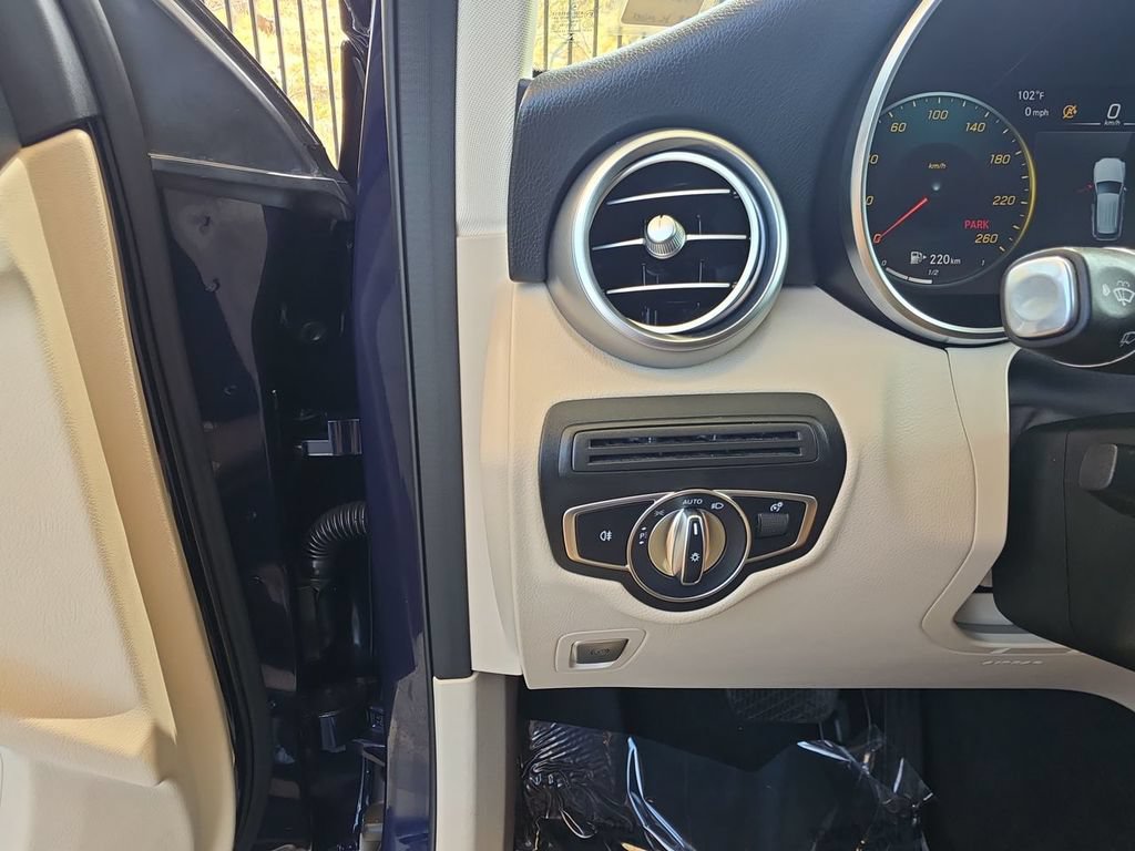Used 2021 Mercedes-Benz GLC 300 4MATIC image 17