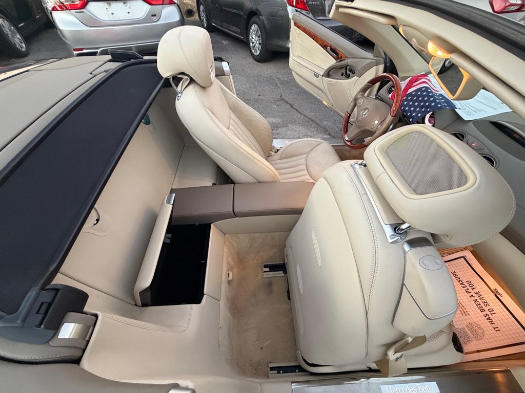 Used 2011 Mercedes-Benz SL 550 image 20